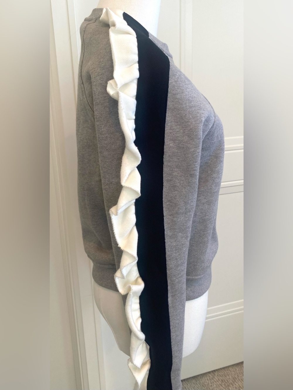 Philosophy di Lorenzo Serafini Gray Designer Ruffle Sleeve Sweatshirt NWT XS - Picture 6 of 10